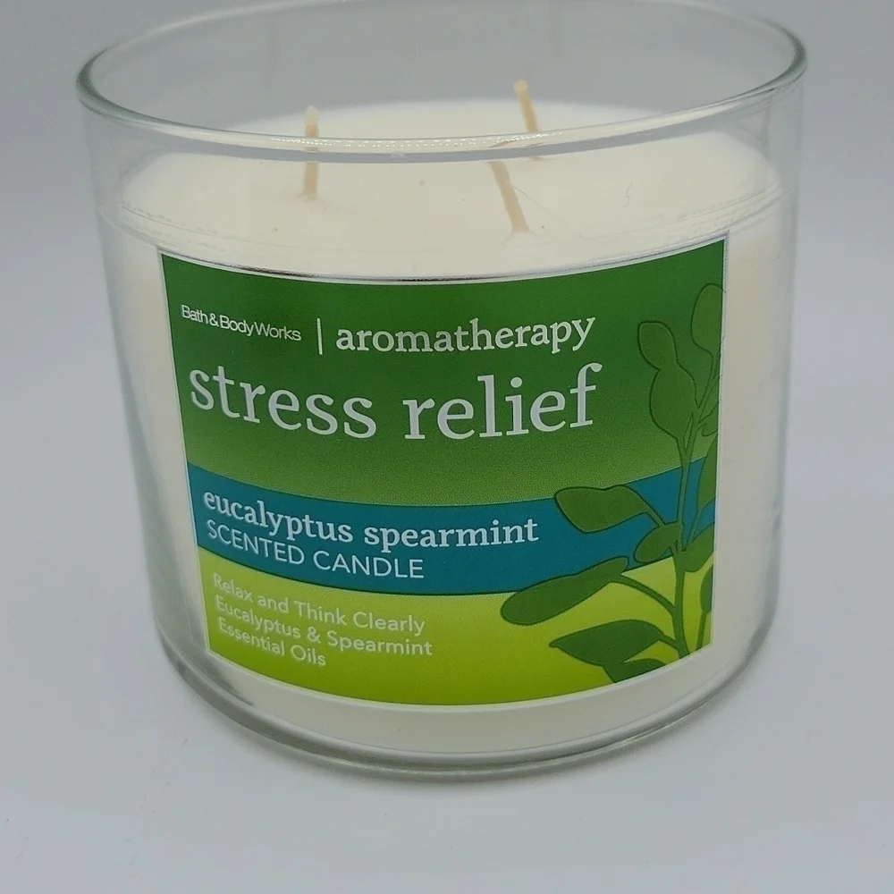 Bath & Body works stress relief eucalyptus spearmint 3 wick candle